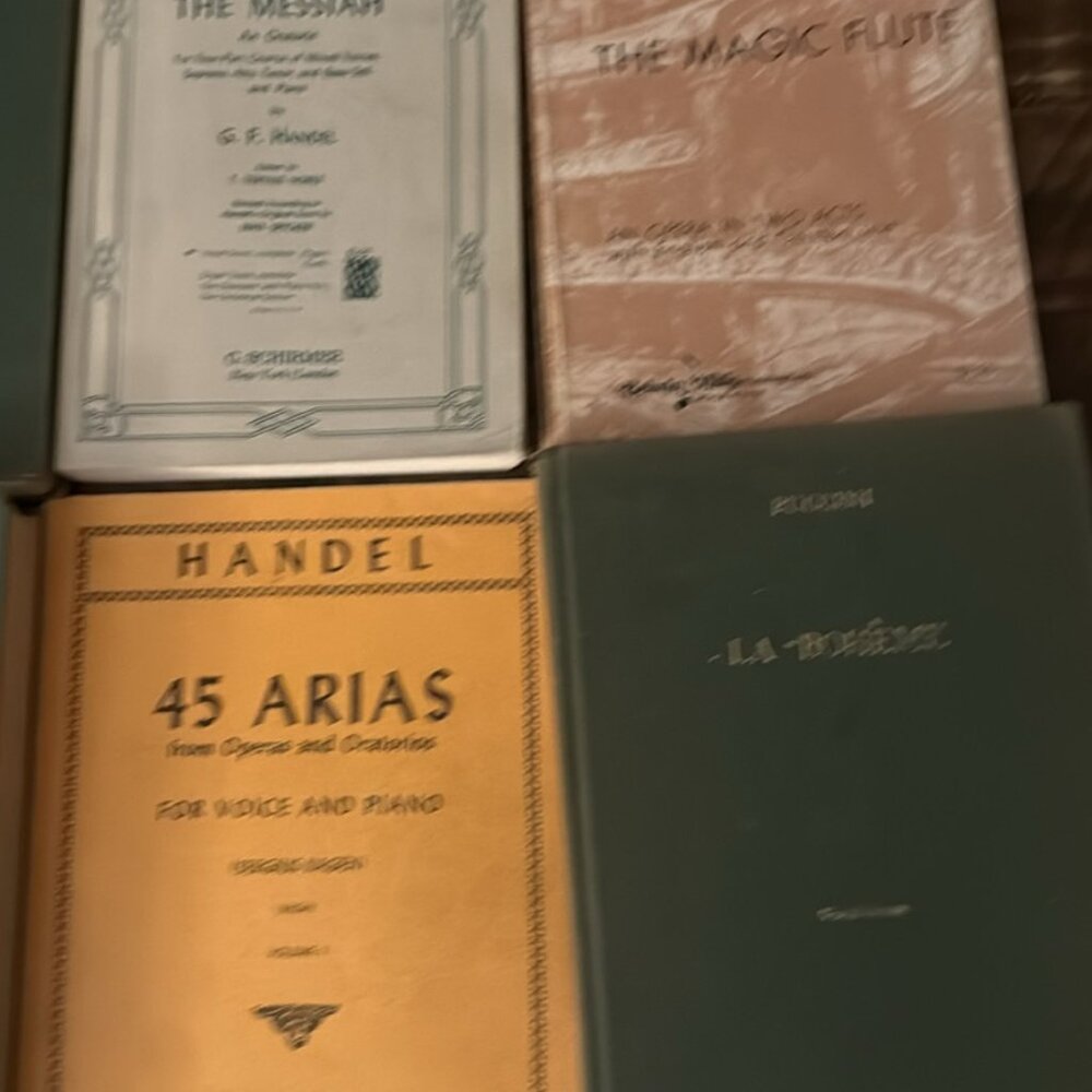 OPERA BOOKS